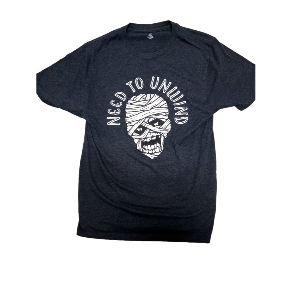 NEED TO UNWIND MUMMY T-SHIRT Size  34-36 (S) SHORT SLEEVE CREW NECK Gray
